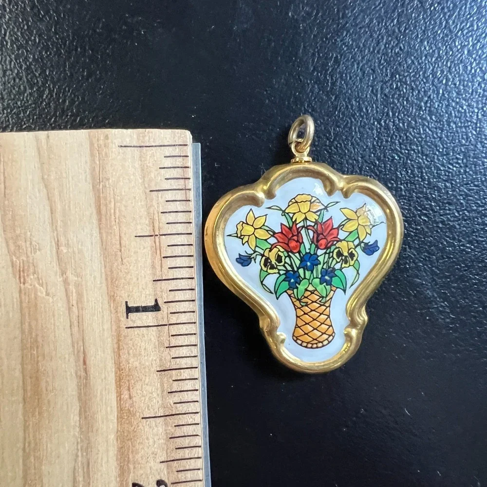 Vintage Franklin Mint Floral Pendant 24K Gold Accent Flower Basket Necklace